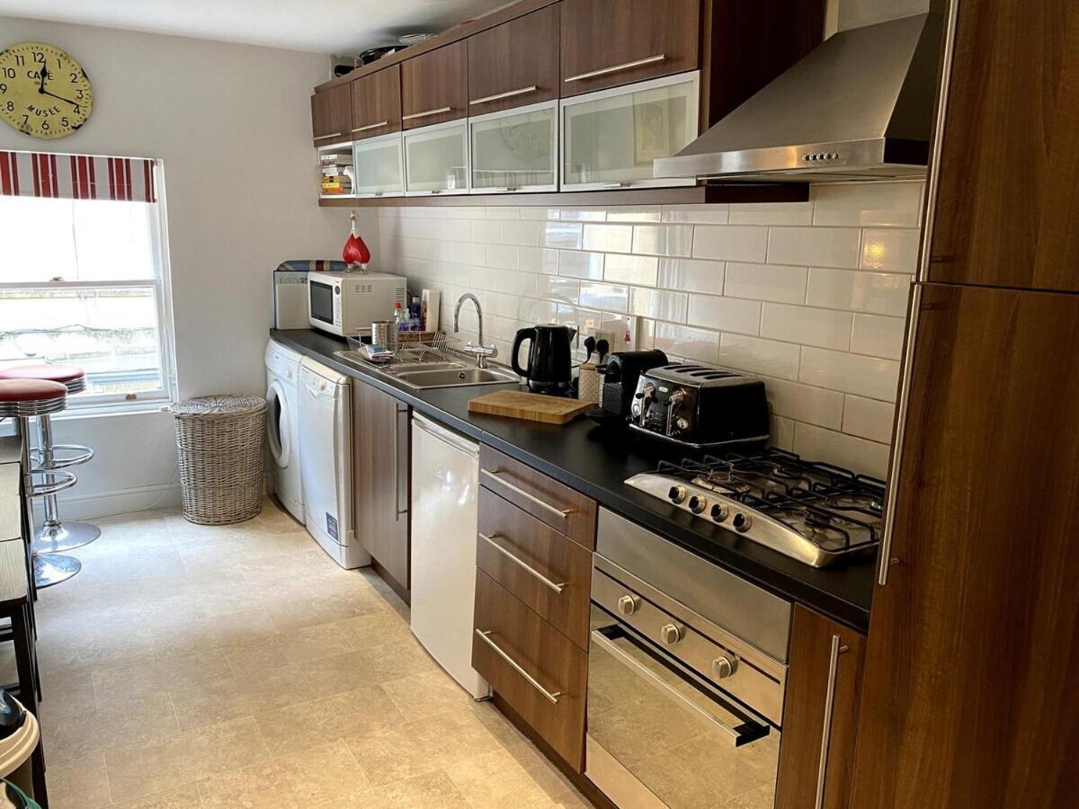 Spacious City Centre Apartment Bath Exterior photo