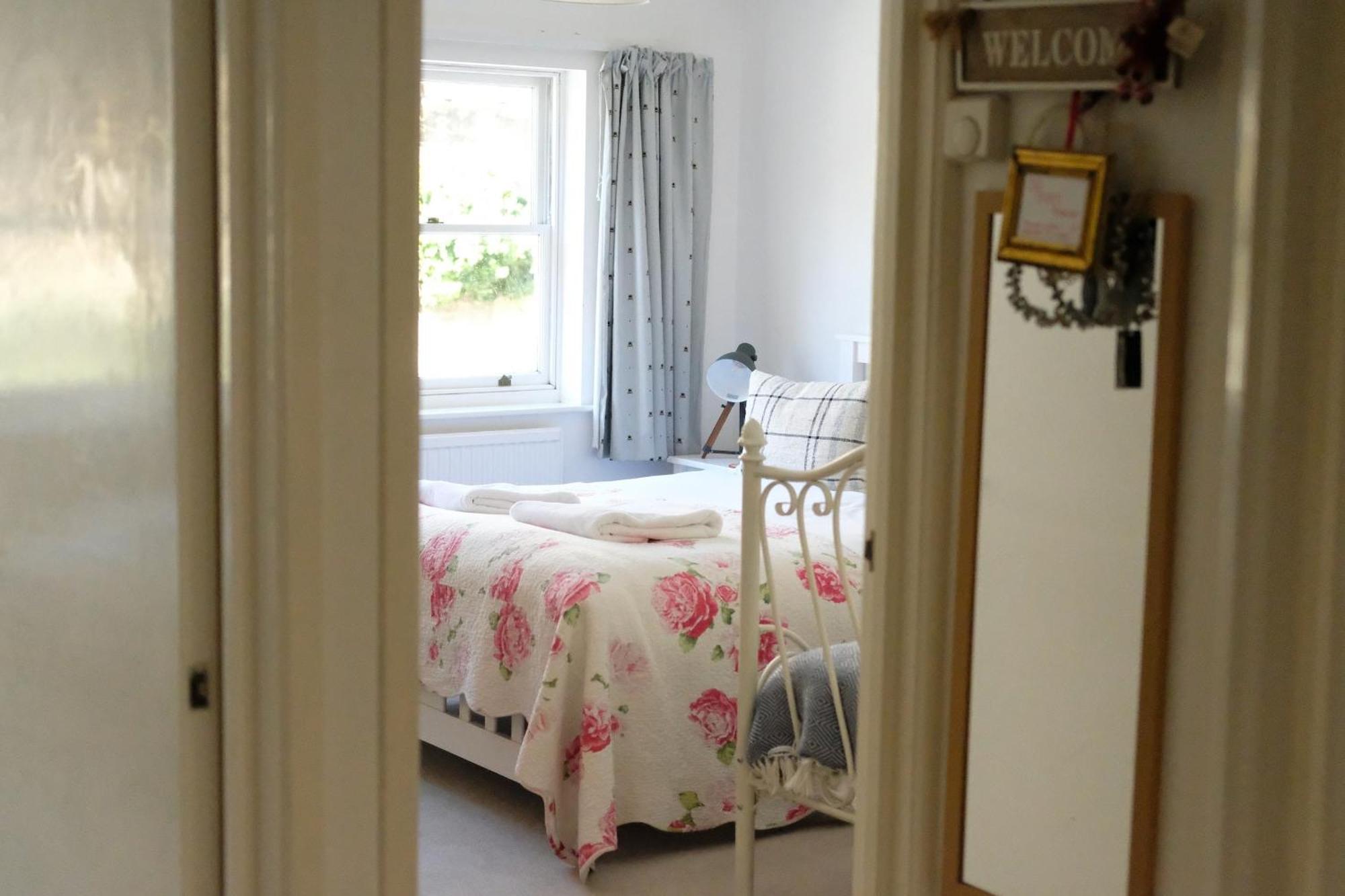 Spacious City Centre Apartment Bath Exterior photo